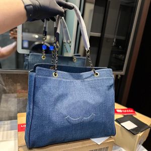 Grande Capacidade Designer Mulheres Denim Tote Shopping Bag Bordado Letras Decoração Ouro Matelassê Corrente Multi Pochettes 42x35cm Casual Aeroporto Bolsa de Ombro