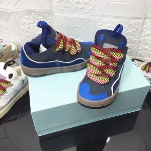 Buty swobodne buty designerskie skórzane krawężniki biały zwykły beżowy różowy czarny szary wielokolorowy niebieski ciemnozielony lekki lekki graffiti men kobiet sneakers rozmiar 36-45