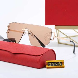 2024 Designer Womens solglasögon Classic Shade Sungasse Frames Summer New Hot Sale