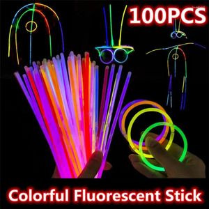 Decorazione del partito 100/200PCS Glow Sticks Luce di fluorescenza nel buio Collana braccialetto Neon Matrimonio Compleanno Puntelli Decor