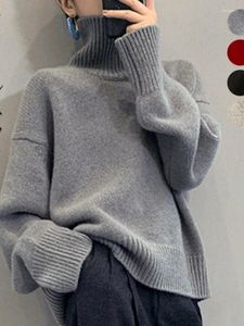 女性用セーター灰色のタートルネック