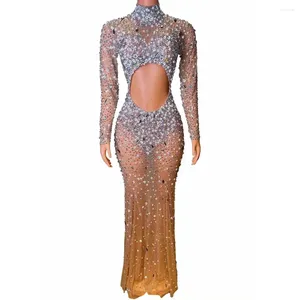 Bühnenkleidung, sexy, brillant, Nachtclub, Bar, Sängerin, voller Diamant-Mesh-Perspektive, hohl, lange Ärmel, umwickelt, Hüfte, Modell, Performance-Kleid