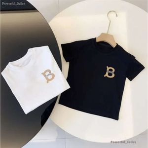 Designer baby barn kort ärm tees topps baby pojkar lyx skjortor flickor mode brev tshirts chilsrens casual brev tryckta kläder t-shirts 4151