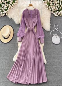 Bahar Sonbahar Vintage Kadınlar Kemer Purpleyowbeige Vestidos ile uzun elbise Piled uzun elbise zarif Vneck Fener Sleeve Maxi Robe 2029436640