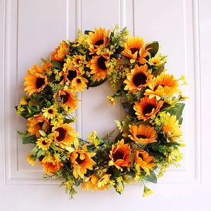 人工ひまわりの花輪のドアは黄色のヒマワリと緑の葉が付いた花を壁の窓のためにぶらぶらホームパーティーの装飾240127
