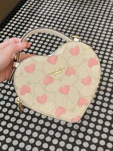 Top Quality Tote CrossBody Evening Sacoche Heart Bag Clutch Saddle Genuine Leather Lady Luxury Handbags Designer Bag Purses Mens Vintage Sling Shoulder Bags