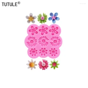 Moldes de cozimento DIY Rosas Argila Resina Epóxi Acessórios Molde de Silicone Entalhado Margarida Flores Chaveiro Brincos Molde Gaste Chocolate