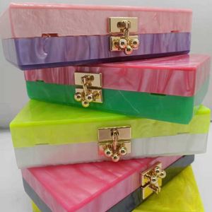 New Candy Color Contraving Double Panel Pearlescent Acrylic Simple and Sweet Dinnage Bag واحد كتف قطري صليب الأزياء حقيبة المرأة 240203