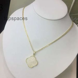 Van Clover Halskette Cleef Blumen Halsketten 25 mm Modeklassiker Van Clover Halsketten Anhänger Perlmutt Edelstahl Goldkette 18 Karat für Frauen Valentinstag Mo