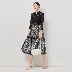 Casual Dresses Runway Autumn Stand Collar Long Dress Vintage Women's Black Lace Hollow Out Patchwork Flower Print High Midje Belt Party