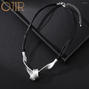 Pendant Necklaces Vintage Silver Color Twisted Necklace For Women 2024 Collare Chains Irregular Chokers Gothic Jewelry Trending Products