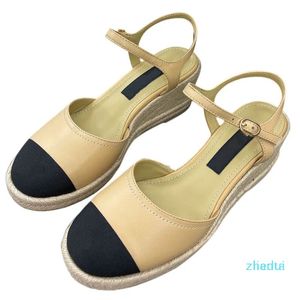 2024 Designer Comfort Sandal Low Block Heel Round Toe Ankel Strap Geunuine Leather