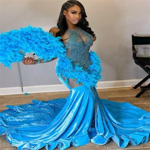 Splendidi abiti da sera a sirena blu con piume Plus Size Velluto Nero Ragazze Baddie Prom Dress Abito da compleanno con diamanti 2024 Abito da cerimonia formale per spettacolo Elegante