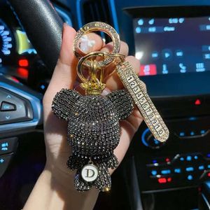 Schlüsselanhänger mit diamantbesetzter Krone und Violent Bear, Anti-Verlust-Nummernschild und Schlüsselanhänger für Damen, Weihnachtsgeschenke 240304