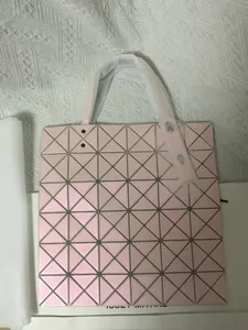 10a luksusowe Bao Bao złożone geometryczne kratę w kratę Issey Tote Bag Fashion Women Casual Lucent Torebka Projektantka Rhombic Plaid Torka na ramię (6 x 6)