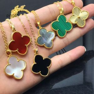 Van Clover Necklace Cleef Four Leaf Clover Neckces Classic Four Leaf Clover Designer Version Stor blommahalsband med Rose Gold Natural Sweater Chain for Women T