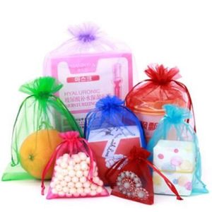 Cała sprzedaj 100pcs z sznurkiem organza torebki prezentowe 7x9cm 9x11cm 10x15cm itp. Przyjęcie weselne świąteczne torby na prezent A0192542