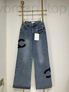 Designer di jeans da donna Xiaoxiangfeng 23 Nuovo marchio di moda autunno e inverno stampato pantaloni europei piccoli, leggeri, alla moda C3BT