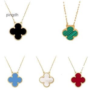 Van Clover Necklace Cleef Four Leaf Clover Neckces Van Halsband Kvinnor Originalkvalitet Guldpläterade halsband Designer Halsband Fourleaf Clover Fashion Jewelry 4