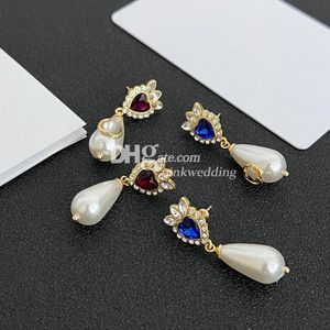 Charm Pearl Drop Stud örhängen hjärtformade smycken örhängen dingla härlig stud bröllopspresent med låda