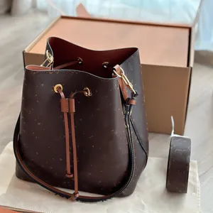 10a Luxurys Tasarımcı Çantalar Kadın Orijinal Deri Kahverengi Çiçek Kova Çanta Omuz Çantaları Totes Crossbody Çanta Çanta Çanta Orijinal Kutu 26cm