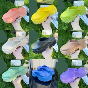 10A Top Designer Slippers Perforated Slipper Platform Sandals Rubber Cut-out Slide Flats Women Sandal Transparent Materials Beach Slides