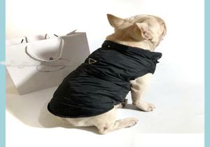 Cão vestuário designer roupas para cães frio tempo vestuário à prova de vento filhote de cachorro jaqueta de inverno impermeável casaco de estimação quente animais de estimação colete com chapéus f3638564