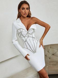 Casual Dresses Women Sexig enkel ärm Sparkly Beading White Bodycon Bandage Dress 2024 Elegant Celebrity Evening Party