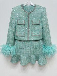 レディースジャケットスパンコールラインストーン装飾コート袖口フェザーグリーンツイードエレガント2024春の女性Oネックショートジャケット