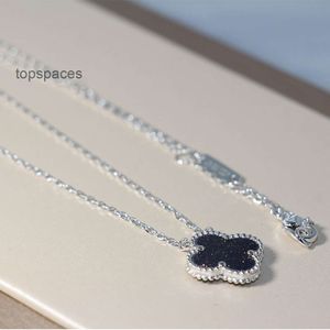 Van Clover Necklace Cleef Flowers Necklaces version Lucky Grass Four Leaf Grass Natural Blue Sands for Women Plated Lock Bone Chain Sterling Silver Necklace
