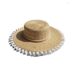 Cappelli a tesa larga Cappello di paglia di pizzo all'ingrosso per le donne Nastro di perle Ladies Beach Fashion Dress Up Visiera parasole estiva regolabile