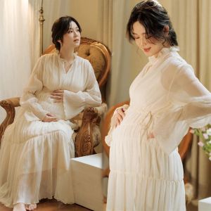 Sukienki dvotinst kobiety fotograficzne rekwizyty sukienki macierzyńskie biała elegancka perspektywa ciąża