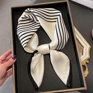 Halsdukar lyx varumärke Silk Square Plaid Scarf Women Satin Neck Hair Tie Band Soft Work Neckerchife 2024 Female Foulard Hijab Head