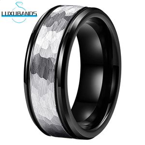 Mens Rings Tungsten Carbide 8mm Black Hammered Beveled Edges Engagement Band Offset Grooved Brushed Finish Women Jewelry Flat 240125