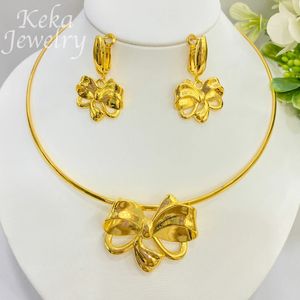 Elegant bröllop 18K Guldpläterad smyckesuppsättning för kvinnor Bow Tie Design Earring Pendant Choker Halsband Dubai Party Jewelry Gift 240118