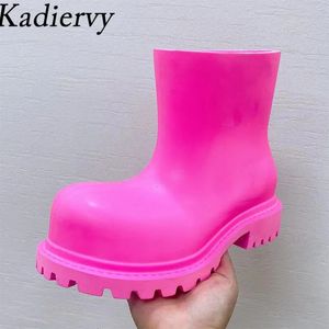 RainBoots Women Rubber Waterproof Runway Rain Shoes Round Toe Slip-on Short Boots Women Candy Color Flat Rain Boots Woman 240125