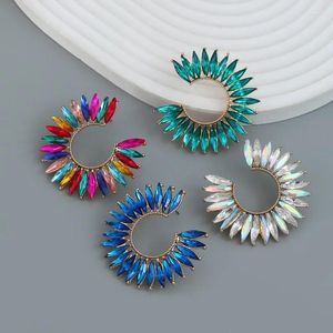 Dangle Earrings 2024ヨーロッパとアメリカンカラーのC字型の女性INSファッションラウンドサンフラワージュエリー卸売