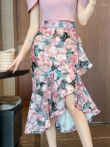 Kjolar vintage elegant oregelbunden midi kjol kvinnor sommar 2024 blomma tryck fiskstjärna wrap hip ruffle a-line festkläder