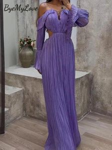 Casual Dresses Byemylove Purple Off Shoulder Party Dress Side Skur ut sexiga maxi kvinnor långärmad v hals ruched hem
