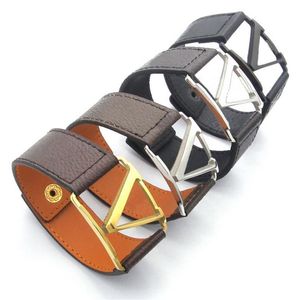 Europa Amerika Armbänder Männer Dame Frauen Drucke Blumendesign Aushöhlen V Buchstabe Metall Hardware Hockenheim Breites Lederarmband 233x