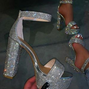 Sandálias femininas de sola grossa com diamante brilhante sapatos de salto alto glitter para tamanho 8 saltos de cunha