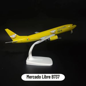 Scala 1 250 Modello di aereo in metallo Replica Mexico Airlines B737 Mercado Aereo Aviazione Collezione d'arte in miniatura Kid Boy Toy 240118