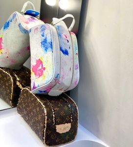 Borsa portaoggetti di design Borsa da trucco da donna con stampa classica stampata marrone bianco acquerello Borsa da toilette portatile di grande capacità durevole e alla moda Borsa da viaggio