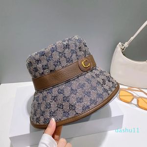 Tasarımcı Kova Şapkası Tasarımcıları Kadın Pamuk UNISEX CAPS Genç Geniş Kapak Tuzlu Seyahat Güneş Koruma Kapakları Casquette Mektubu Nefes Alabilir Güneş Uzmanı