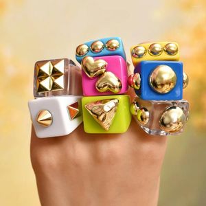 Anelli a grappolo Y2K Anello quadrato geometrico a forma di cuore color oro per le donne Ragazze Moda Caramelle Resina colorata Acrilico Grande regalo di gioielli estetici