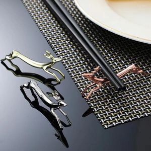 Chopsticks Metal Dachshund Chopstick Holder Rest för DIY el Restaurang matbord dekoration hackstativ stativ bordsartiklar