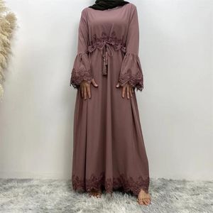 エスニック衣類femme lace abayaファッションイスラム教徒の女性ドレストルコドバイアバヤスカフタンEidラマダンムバラカイスラムローブCaftan