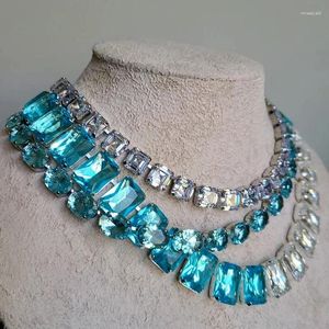 Girocollo di colore blu e bianco misto abbinato collana di cristallo di vetro quadrato oversize per regalo di festa per data di matrimonio alla moda da donna