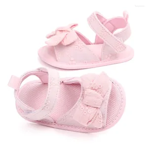 Pierwsze spacerowicze 0-18m Baby Summer Girl Sandals Sandals Butterfly-Wśnot Dekoracja przeciw poślizgowi miękka siatka oddychająca podeszła płaskie buty piesze buty