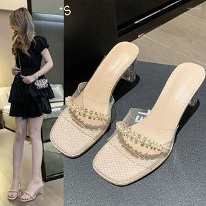 Scarpe eleganti Sandali con tacco alto versione coreana per donna nell'estate 2024 Infradito spesse con strass trasparenti con perline medie